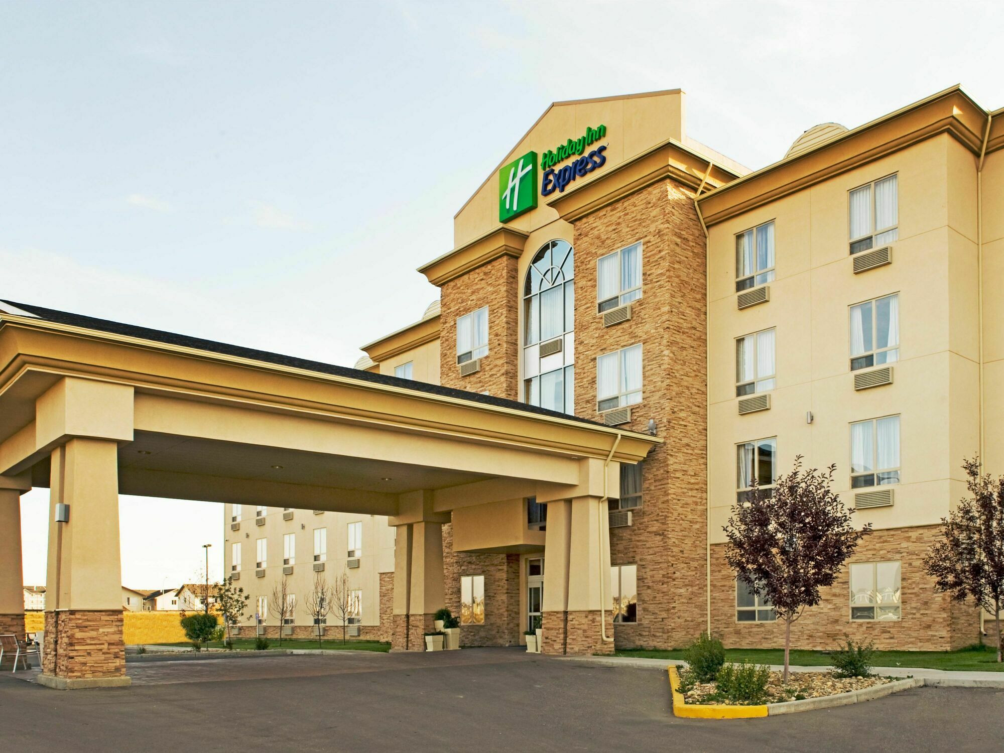 Holiday Inn Express Grande Prairie By Ihg Exterior foto